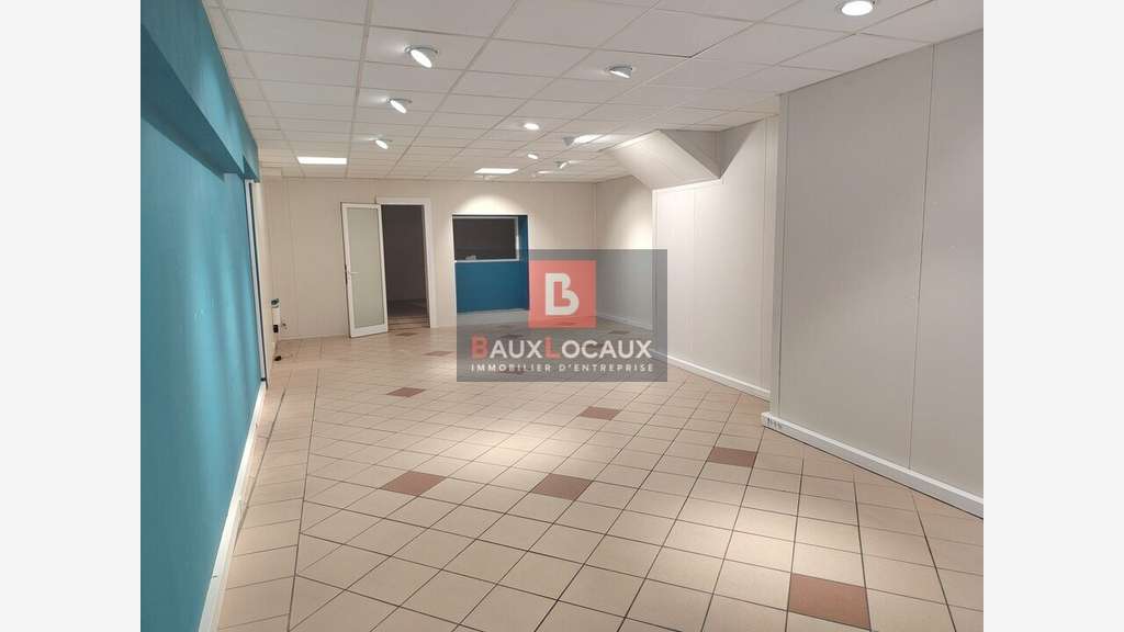 Location local commercial 70m² à Salon de Provence
