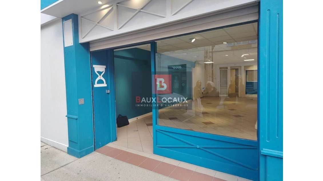 Location local commercial 70m² à Salon de Provence
