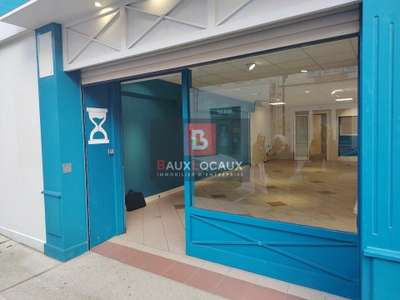 Location local commercial 70m² à Salon de Provence