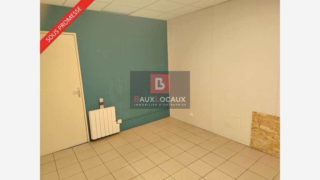 Location local commercial 70m² à Salon de Provence