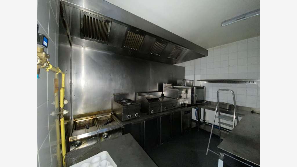 A louer local professionnel de 253m² à Saran