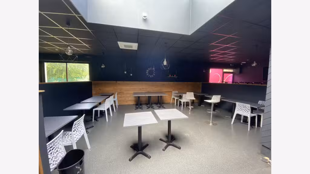 A louer local professionnel de 253m² à Saran