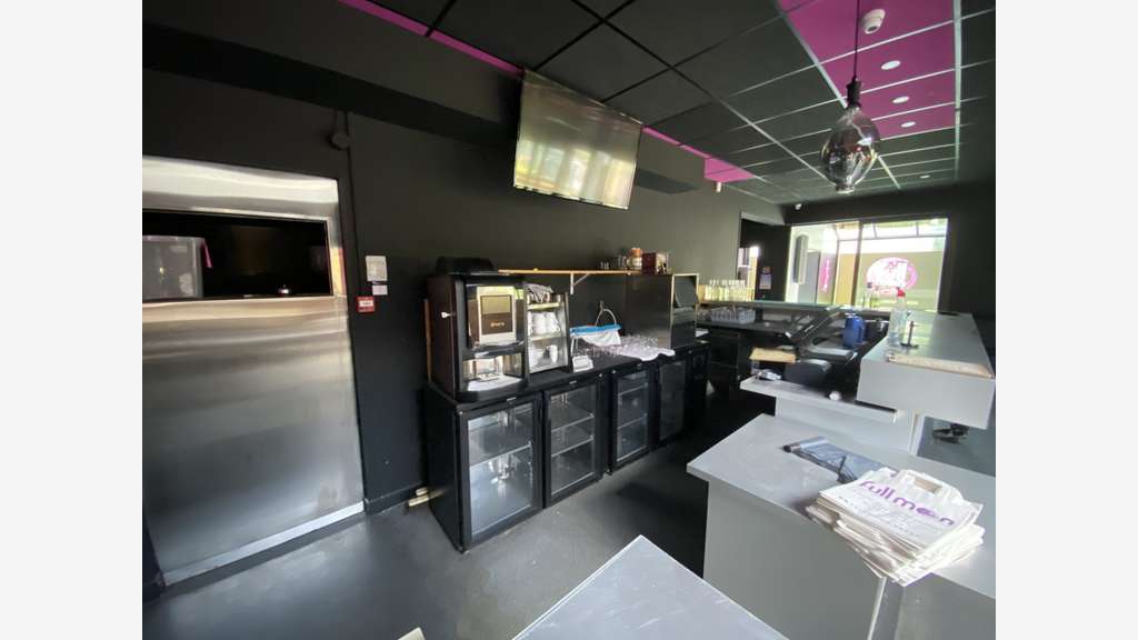A louer local professionnel de 253m² à Saran