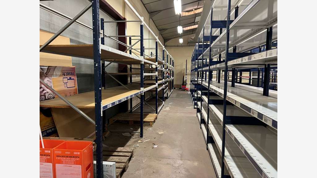 Loue locaux commerciaux de 400m² Sarlat la Canéda