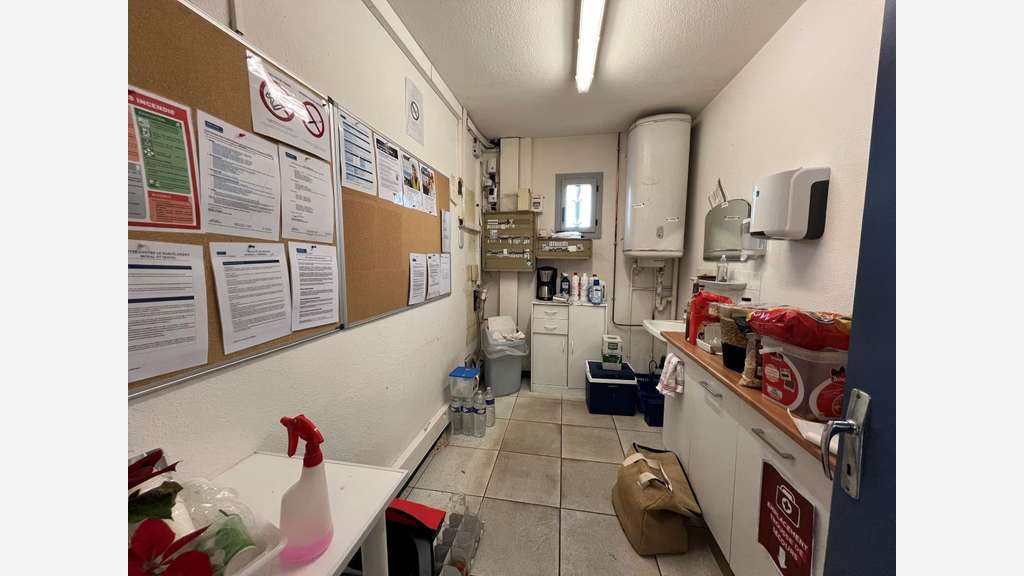 Loue locaux commerciaux de 400m² Sarlat la Canéda
