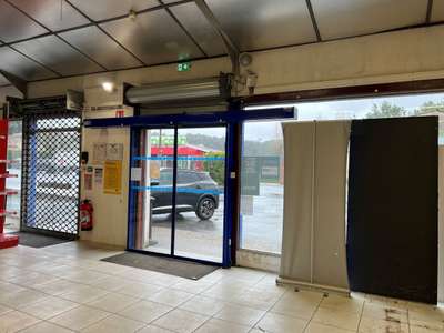 Loue locaux commerciaux de 400m² Sarlat la Canéda