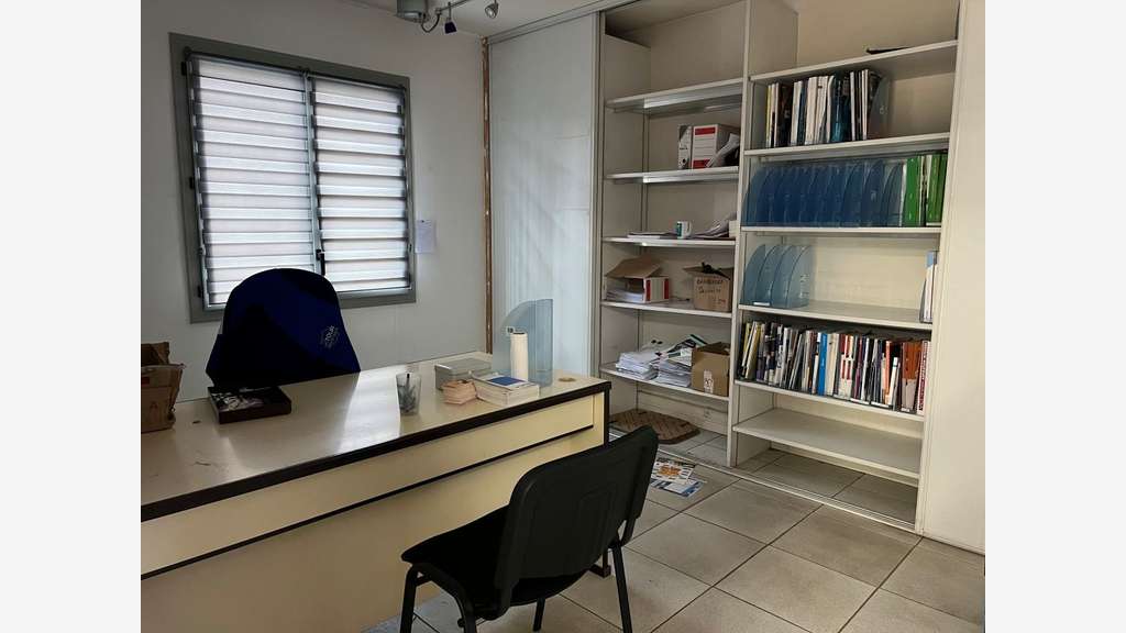 Loue locaux commerciaux de 400m² Sarlat la Canéda