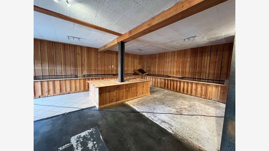 A louer local commercial 332m² à Sarlat-la-Canéda