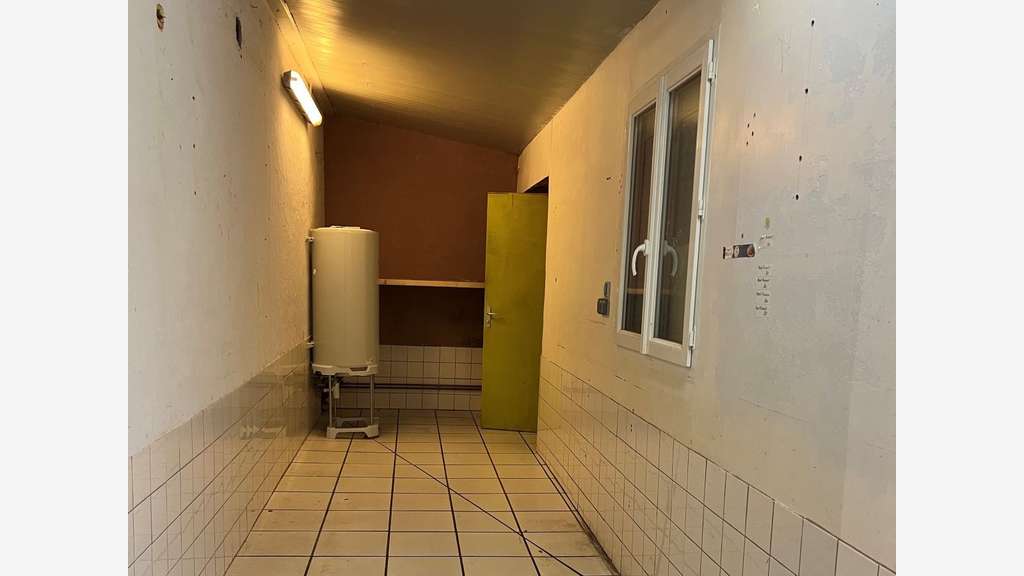A louer local commercial 332m² à Sarlat-la-Canéda