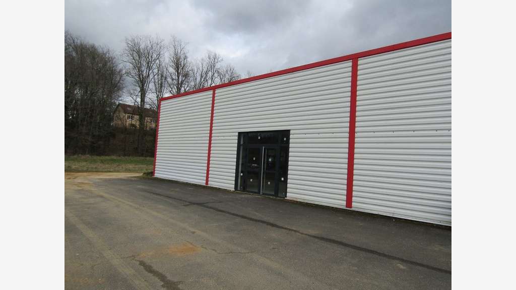 A louer local commercial 465m² à Sarlat la Caneda