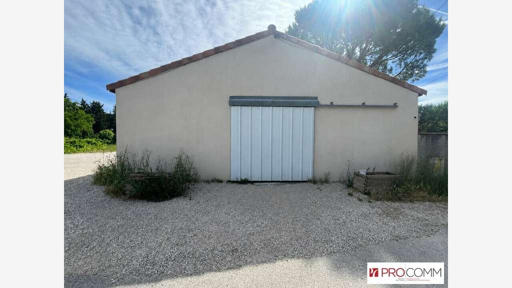 A louer local commercial 70m² Sarrians centre