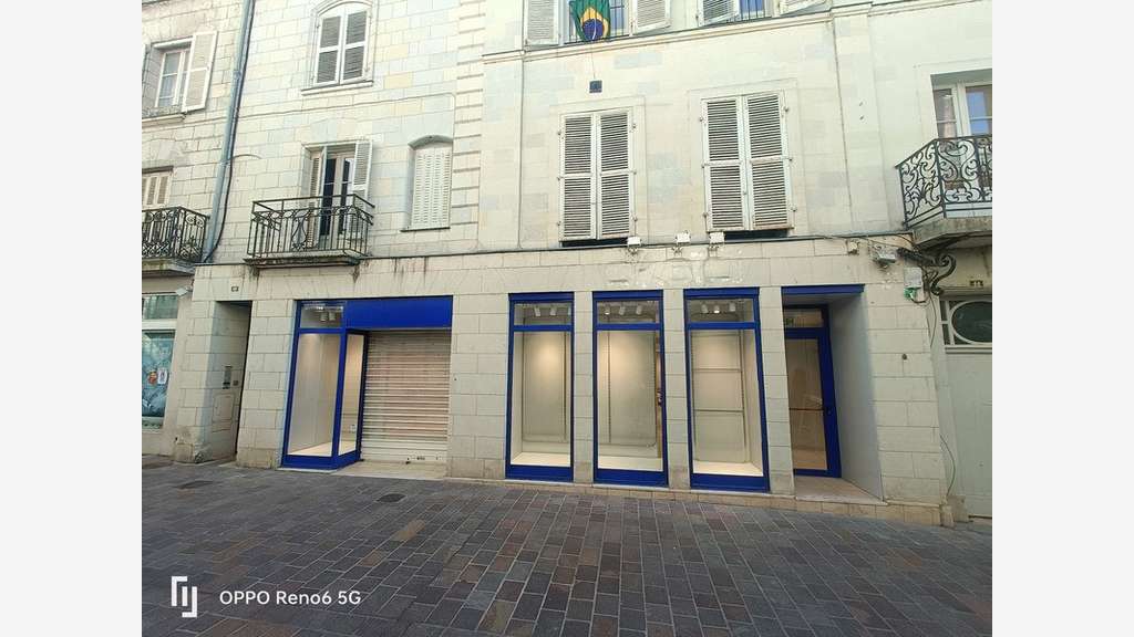 Local commercial 110m² à louer empl N°1 à Saumur 
