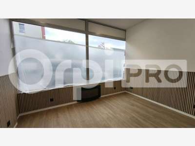 A louer local commercial rénové 39m² Savigny/Orge