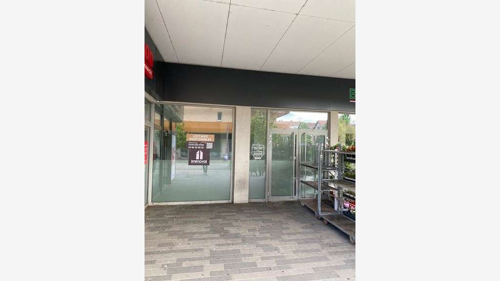Très beau local 86m² à louer galerie Schiltigheim