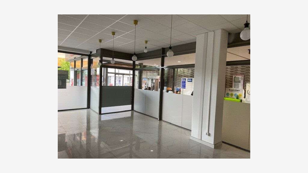 Très beau local 86m² à louer galerie Schiltigheim