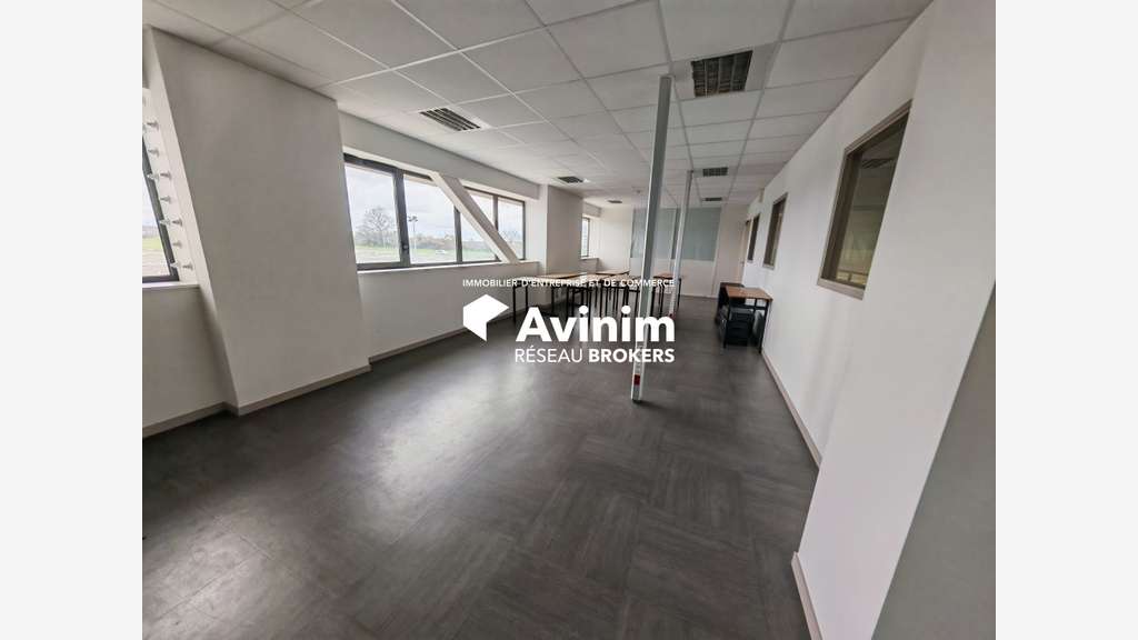 A louer cellule commerciale 1800m² ZAC Segré