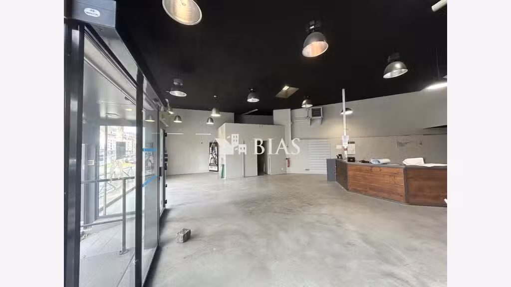 Local commercial 290m² à louer à Rouen Rive Gauche