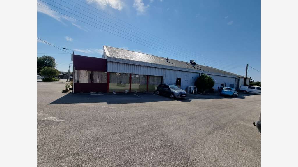 Local commercial 452m²  route de Nantes à Séné