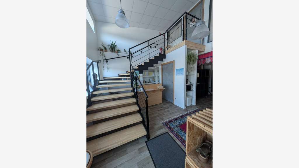 Loue local commercial de 185m² à Vannes Est