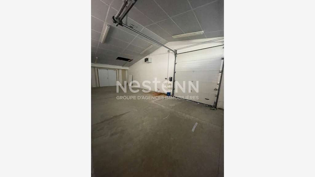 A louer local commercial 1100m² empl premium Séné 