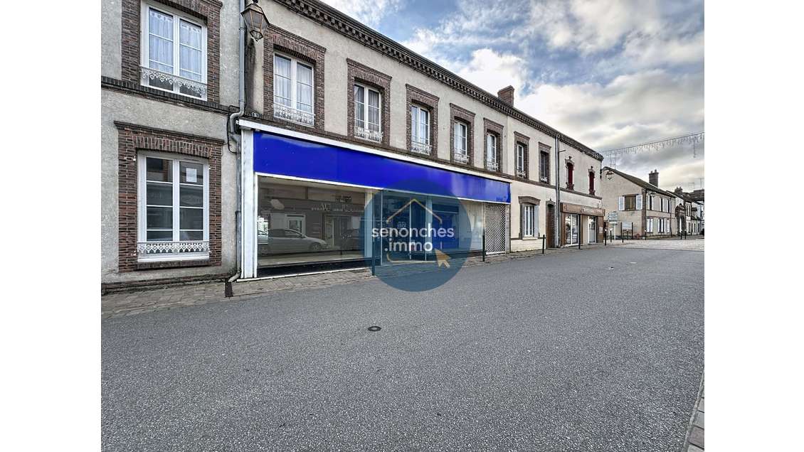 Location local commercial 53m² Senonches centre