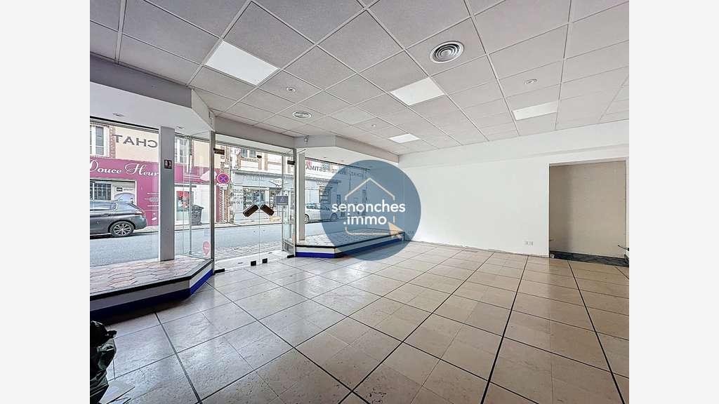 Location local commercial 53m² Senonches centre