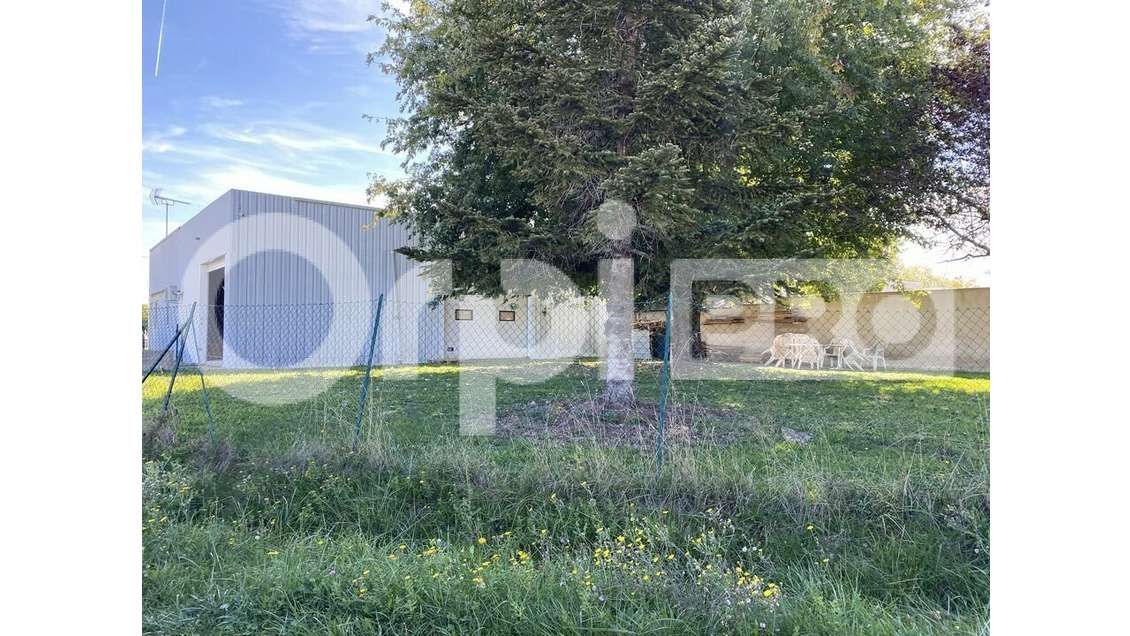 A louer local de 164m² à Septfonds accès facile