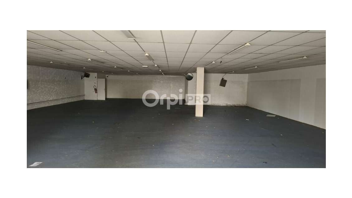 A louer local 750m² empl N°1 ZACOM Serres Castet