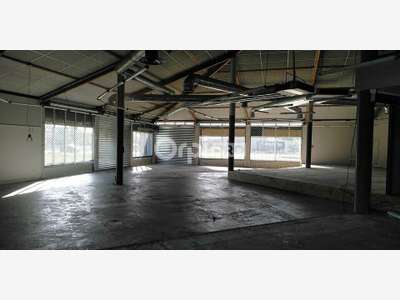 A louer local commercial de 1250m² à Pau Nord