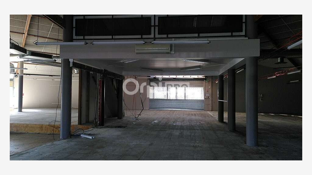 A louer local commercial de 1250m² à Pau Nord