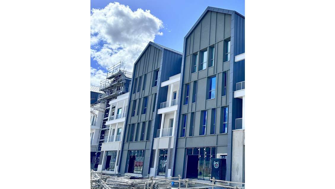 2 surfaces commerciales 191m² à louer à Serris