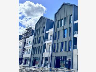 2 surfaces commerciales 191m² à louer à Serris