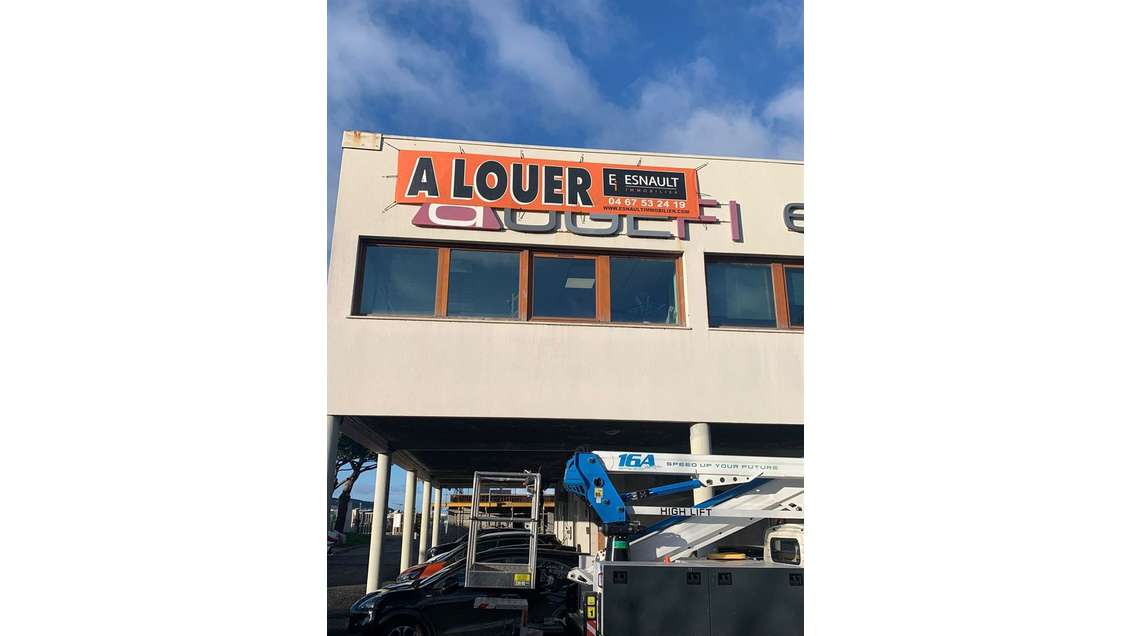 Bureaux neufs 205m² parking à louer à Sète A9