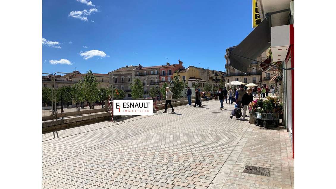 Location pure local commercial 65m² Sète piéton