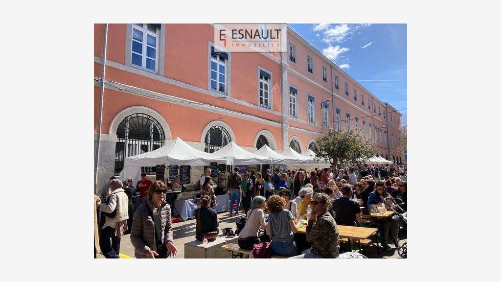 A louer commerce 150m² et réserve à Sète centre