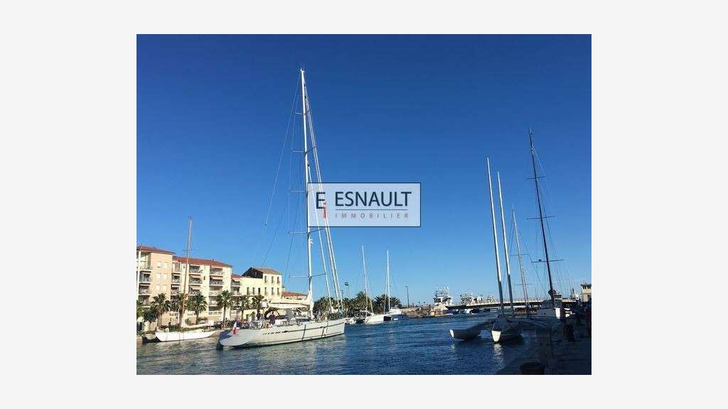 Commerce 140m² à louer empl N°1 à Sète