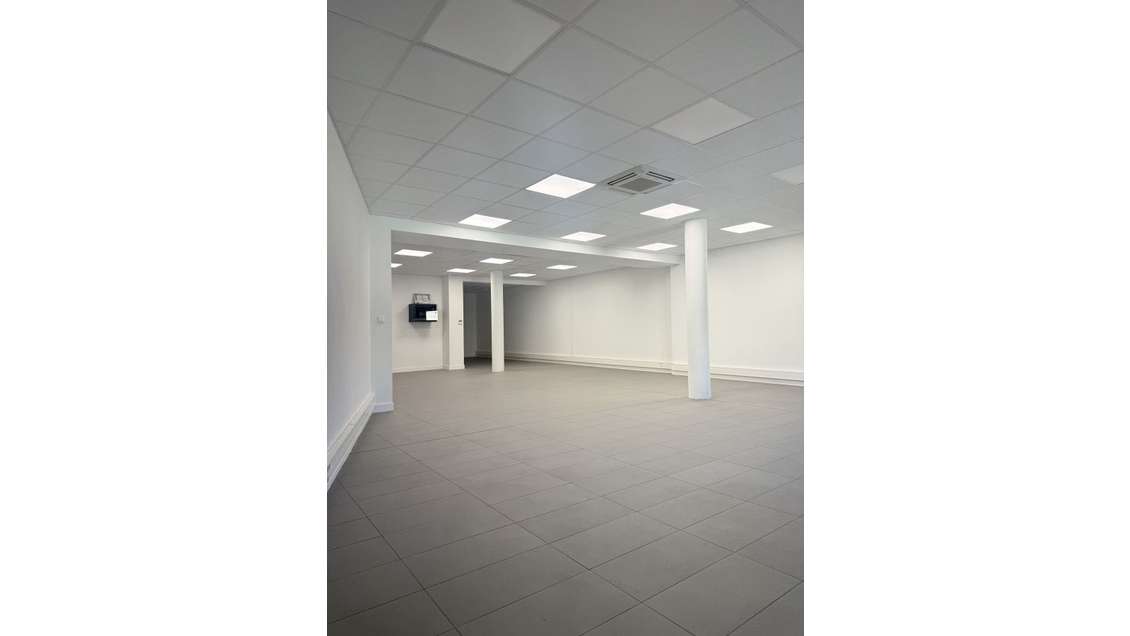 Local commercial 111.43m2 - AUCHAN METAIRIES -