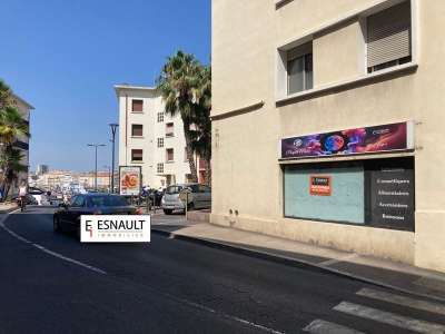 Local commercial / tertiaire 70m² à louer à Sète