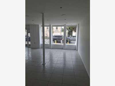 Local commercial 120m² à louer à Sèvres