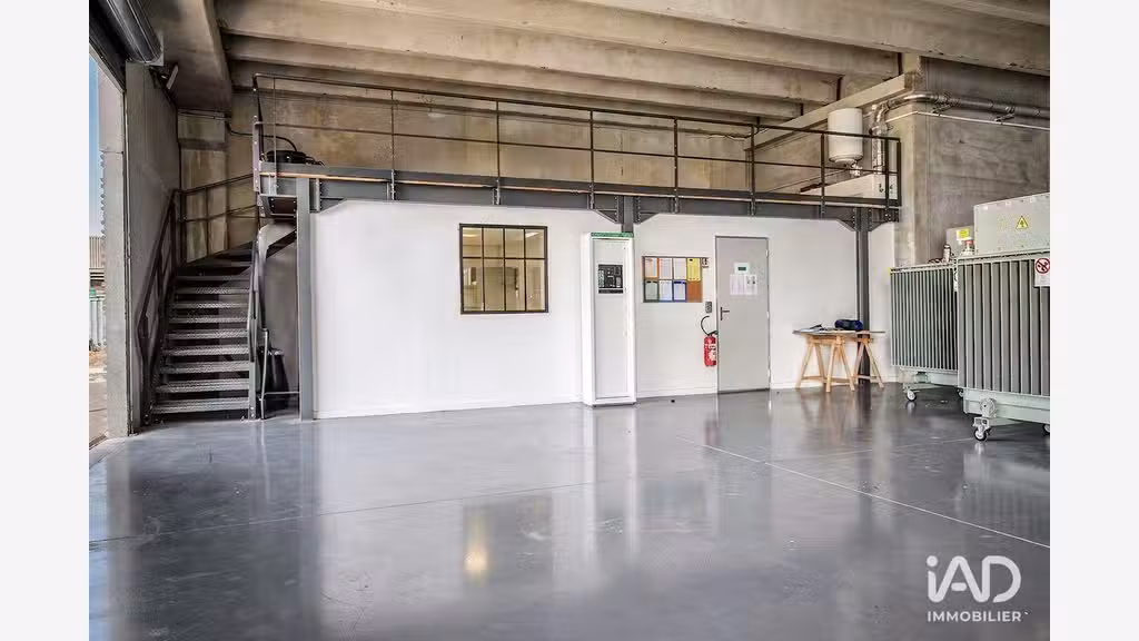 A louer local d'activités 155m² Signes Technoparc