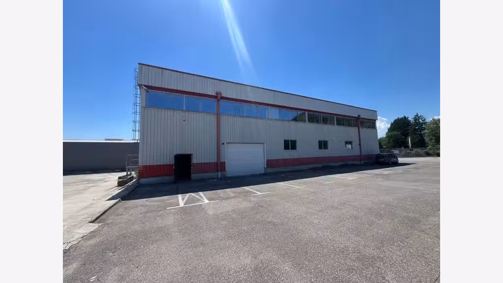 Bâtiment industriel/artisanal 960m² à louer Annecy