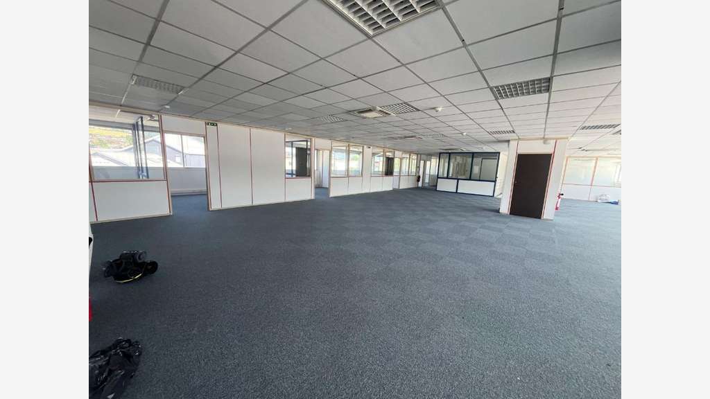 Bâtiment industriel/artisanal 960m² à louer Annecy