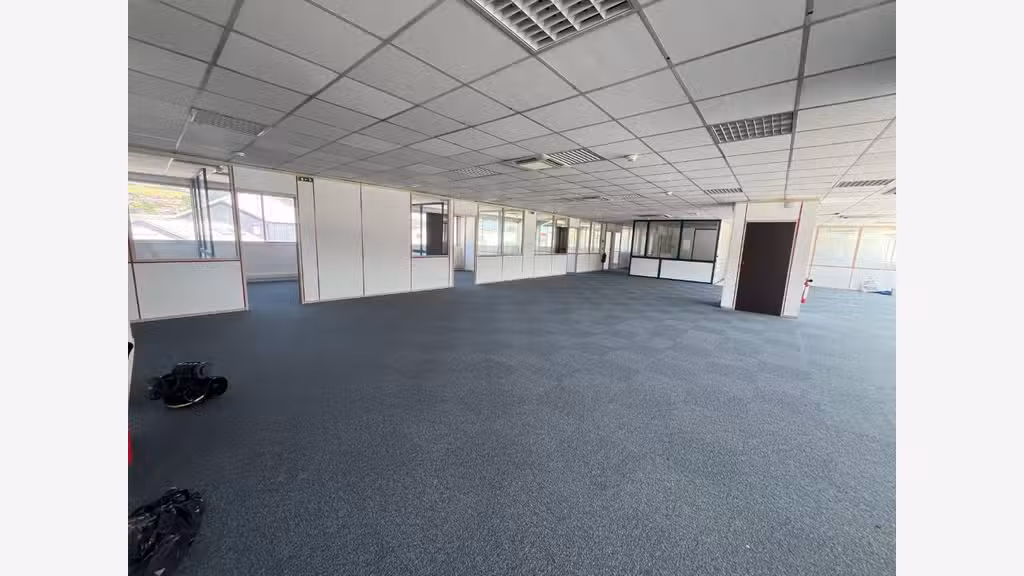 Bâtiment industriel/artisanal 960m² à louer Annecy