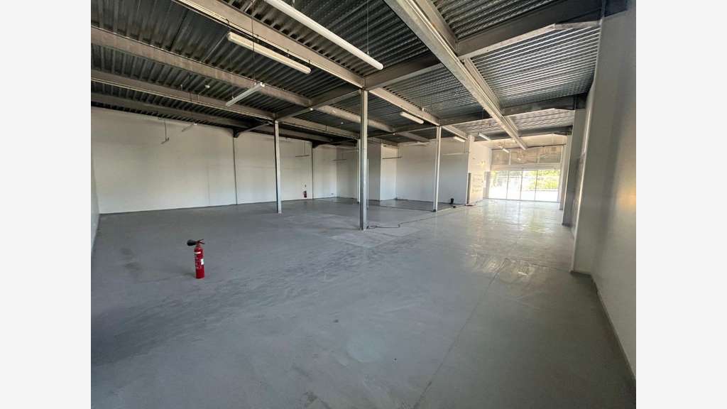 Bâtiment industriel/artisanal 960m² à louer Annecy