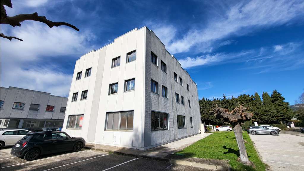 A louer bureaux de 200m² à Six Fours les Plages