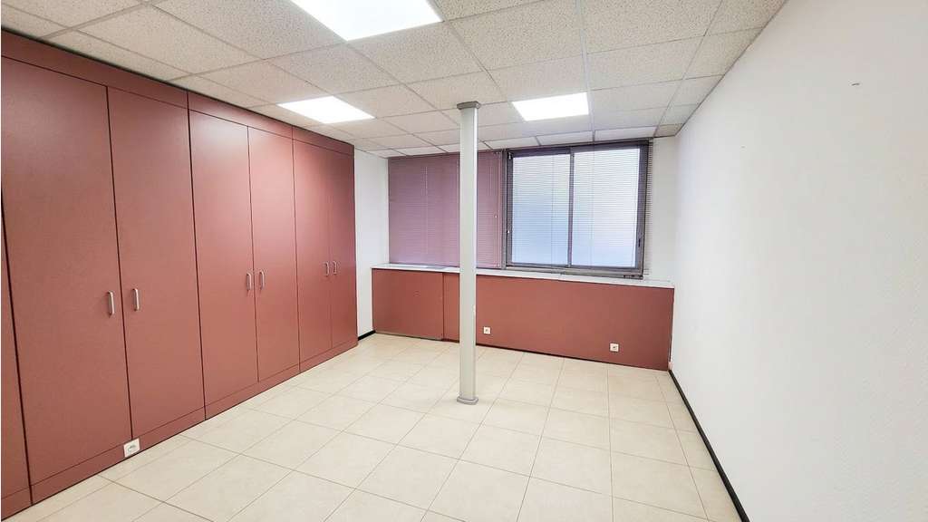 A louer bureaux de 200m² à Six Fours les Plages