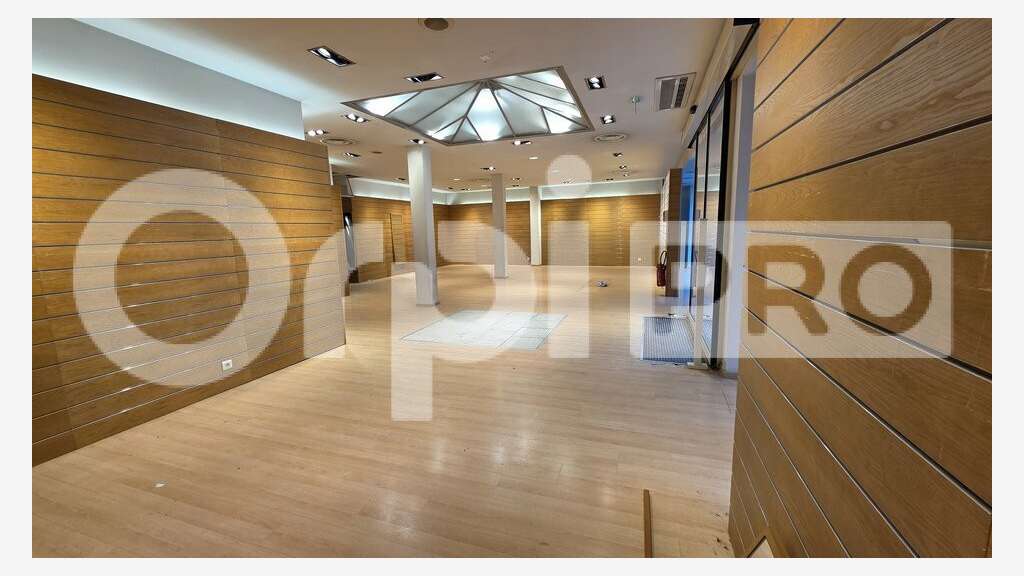 A louer local de 190m² en hyper centre Soissons