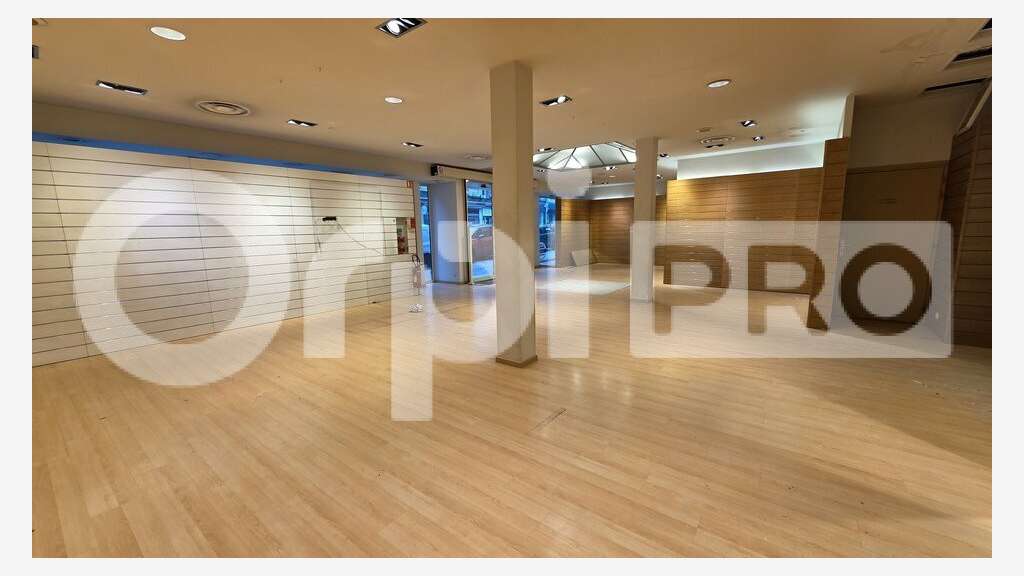 A louer local de 190m² en hyper centre Soissons