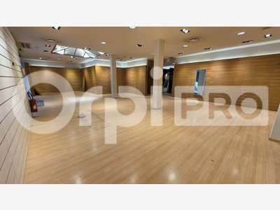 A louer local de 190m² en hyper centre Soissons