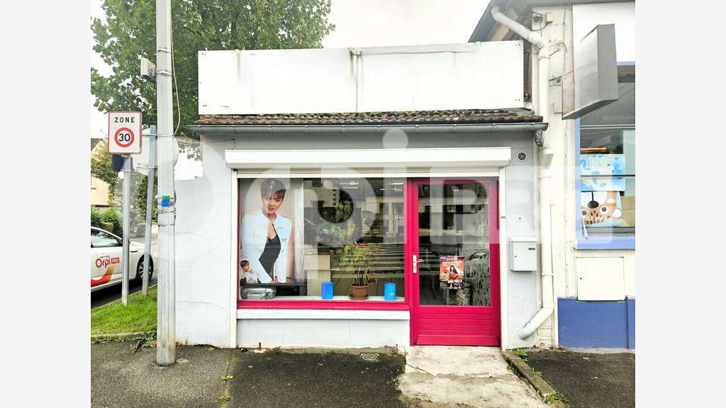 A louer local commercial 55m² Soissons axe passant